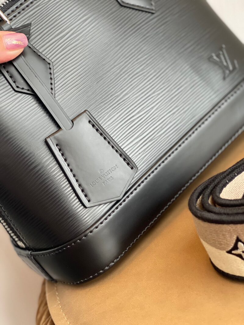 Louis Vuitton Alma BB-25*19*12CM - Image 3