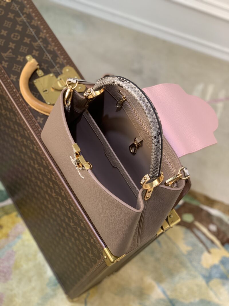 Louis Vuitton Capucines Bag-31.5*20*11CM - Image 7