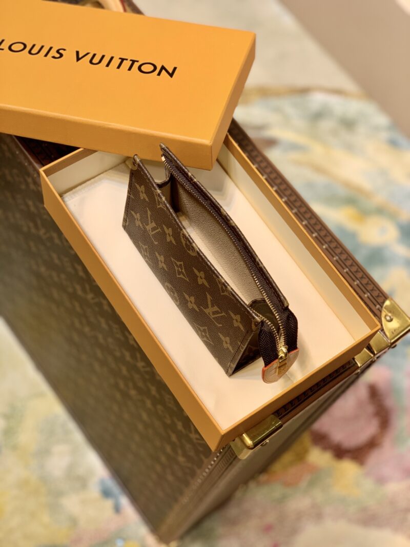 Louis Vuitton Toiletry Pouch -15*10*4.5CM - Image 2