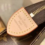 Louis Vuitton Toiletry Pouch -15*10*4.5CM - Image 4