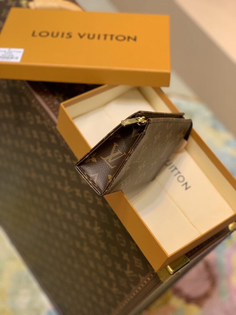 Louis Vuitton Toiletry Pouch -15*10*4.5CM - Image 7