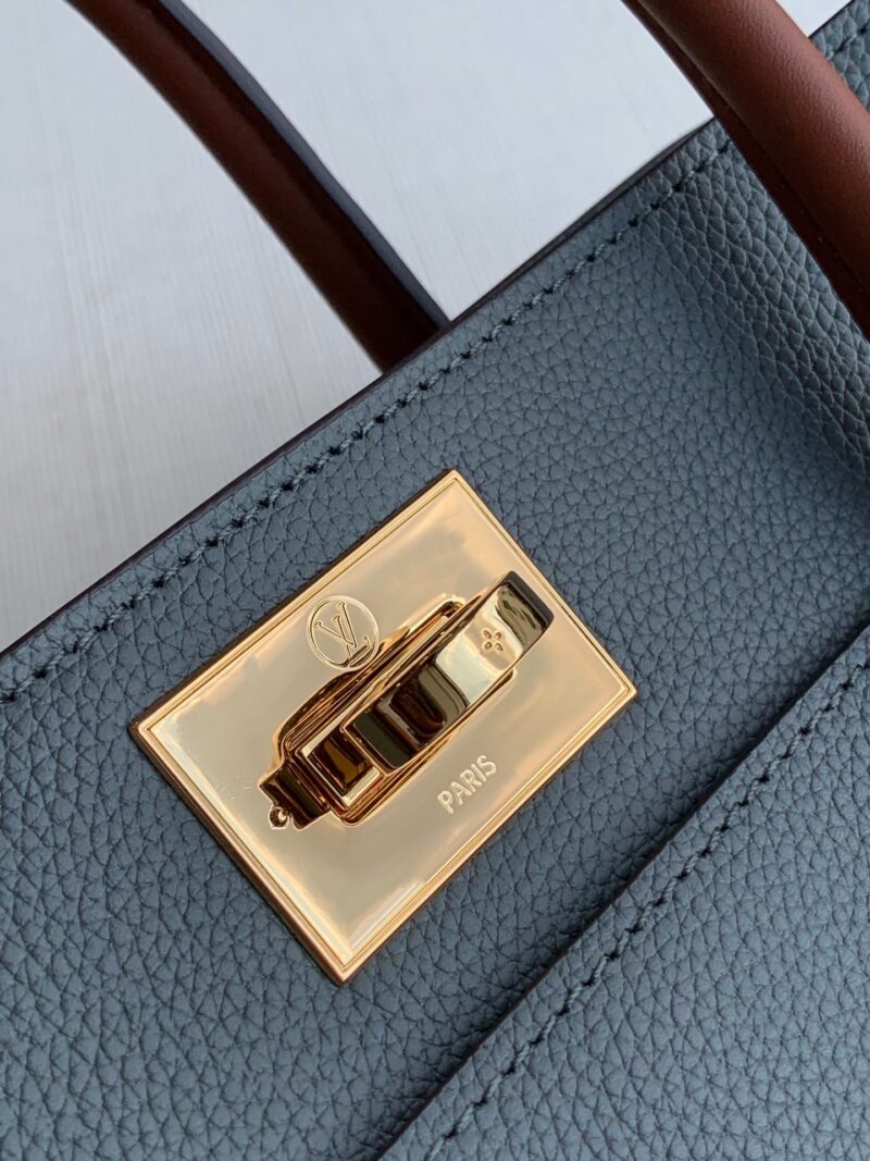 Louis Vuitton On My Side Tote Bag-31*25*14CM - Image 5