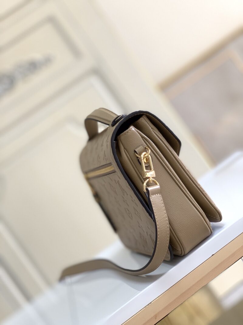 Louis Vuitton Pochette Metis Handbags-25*19*7CM - Image 4