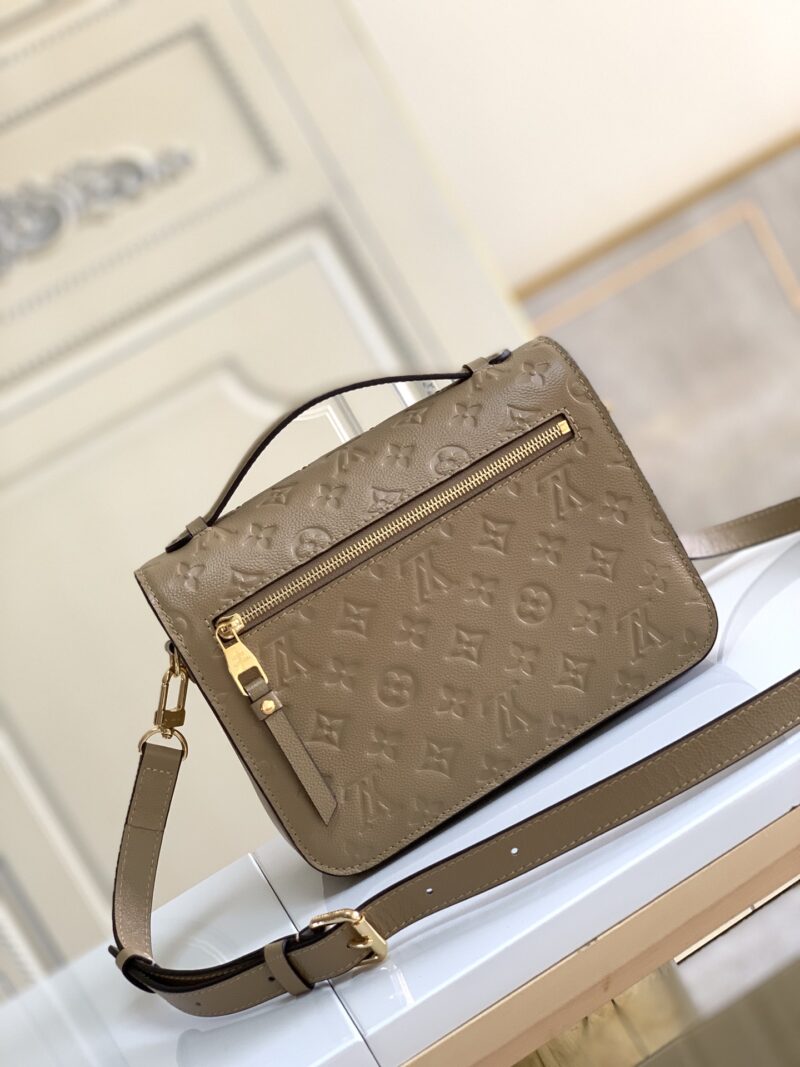 Louis Vuitton Pochette Metis Handbags-25*19*7CM - Image 9