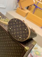 Louis Vuitton Vintage Handbags -M41994 -23*26*16.5CM - Image 5