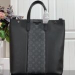 Louis Vuitton Outdoor Handbags-39*35*14.5CM