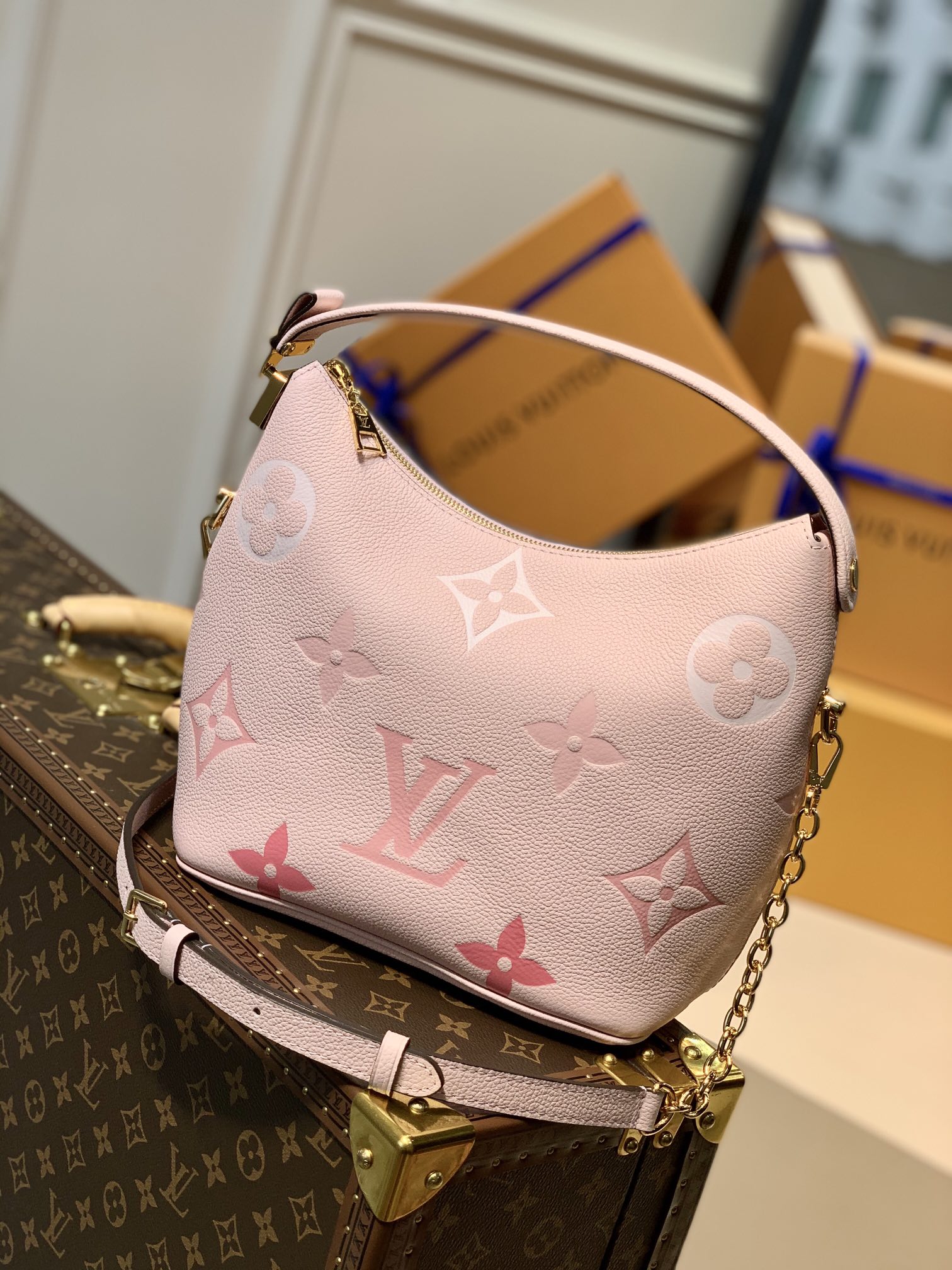 marshmallow_hoboewrew_2_.jpg Louis Vuitton Marshmallow Hobo-24*22*13CM - Image 1