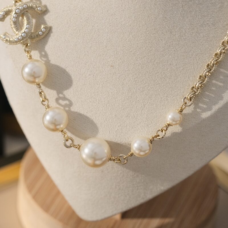 Ch@nel Choker - Image 3