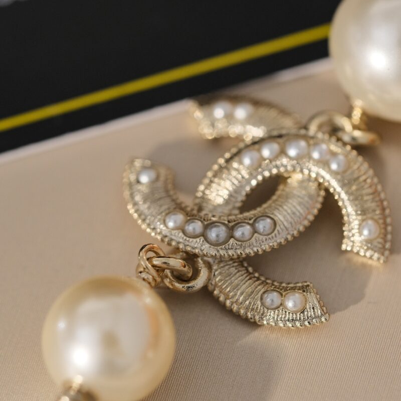 Ch@nel Choker - Image 7