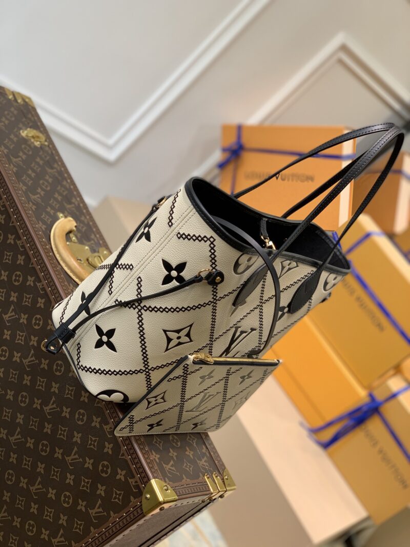 Louis Vuitton Neverfull Wild At Heart-32*29*17CM - Image 5