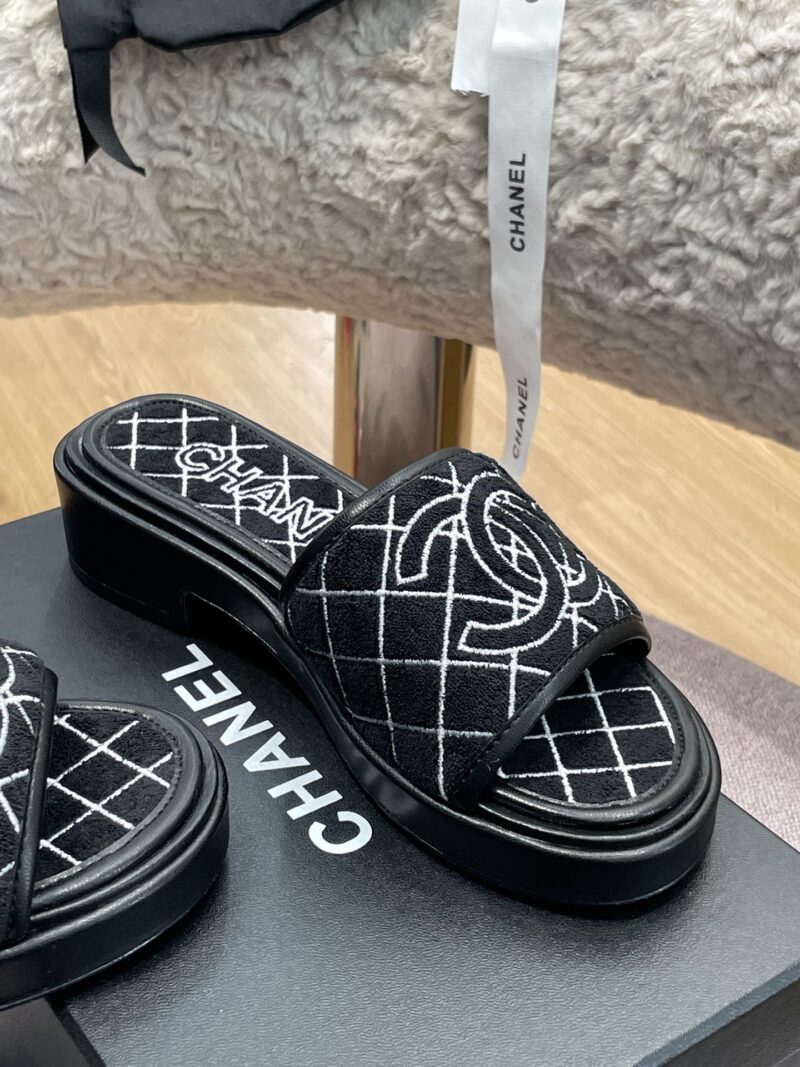 Ch@nel 2022ss Slides - Image 4