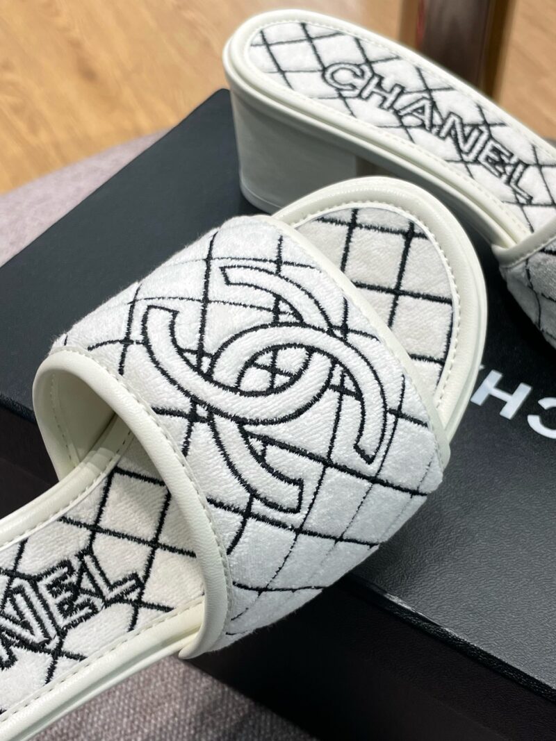 Ch@nel 2022ss Slides - Image 4