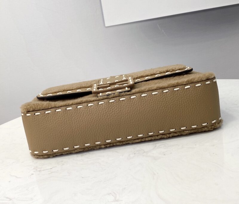 FendI Medium Baguette Bag-27×6×15CM - Image 5