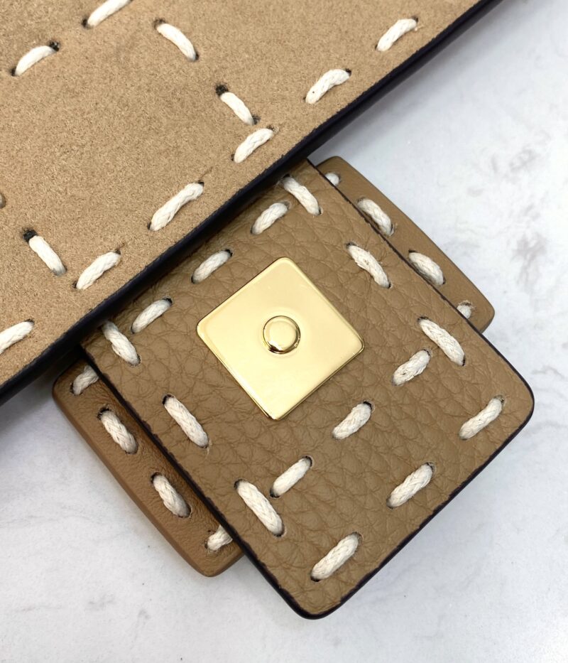 FendI Medium Baguette Bag-27×6×15CM - Image 8