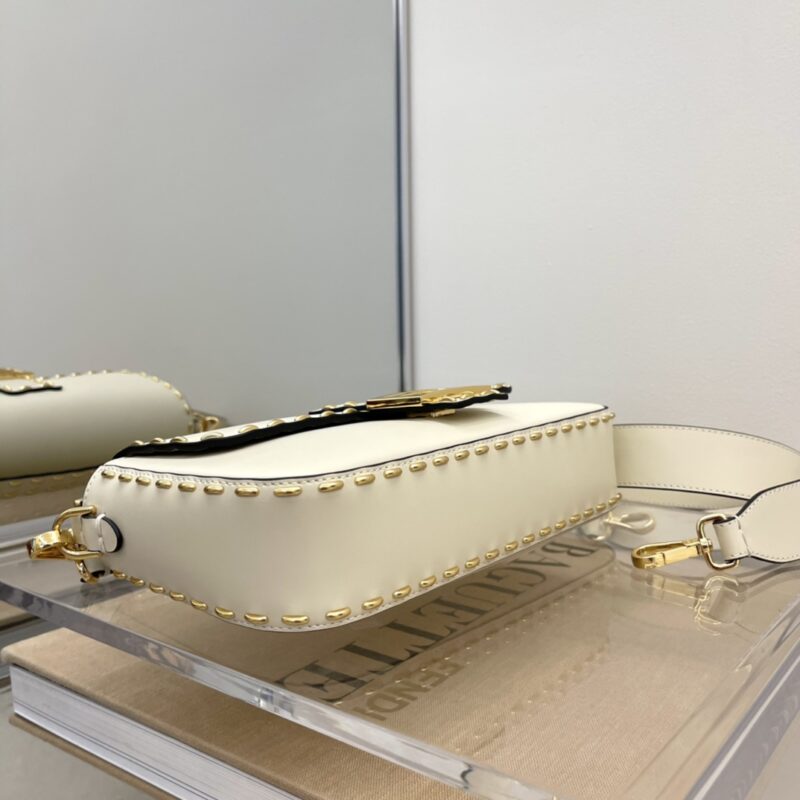 FendI Medium Baguette Bag-26x15x4CM - Image 4