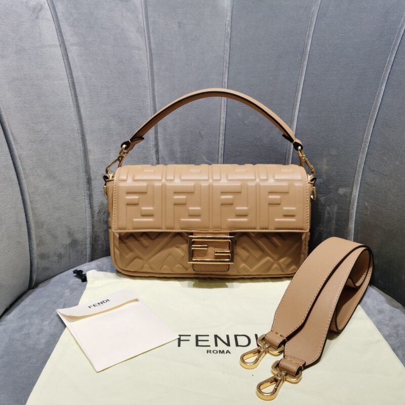 FendI Medium Baguette Bag-26x15x4CM - Image 9