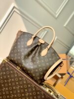 Louis Vuitton M45986 Boétie-31.5*28*16CM