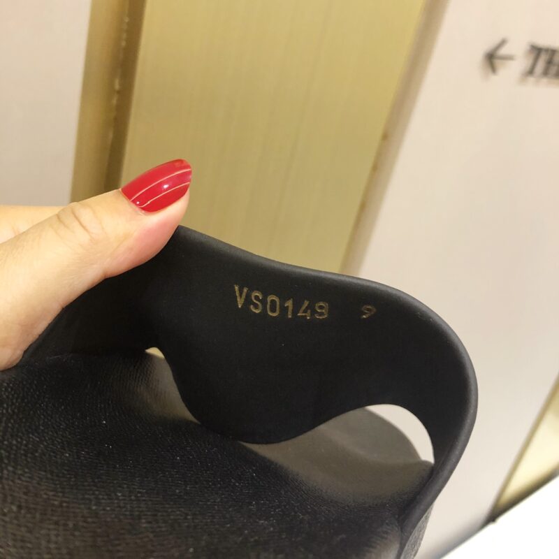 Louis Vuitton Slippers - Image 5
