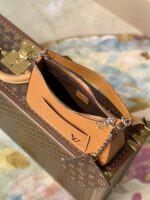 Louis Vuitton Marell Handbags-M80689-25 x 15 x 8CM - Image 3