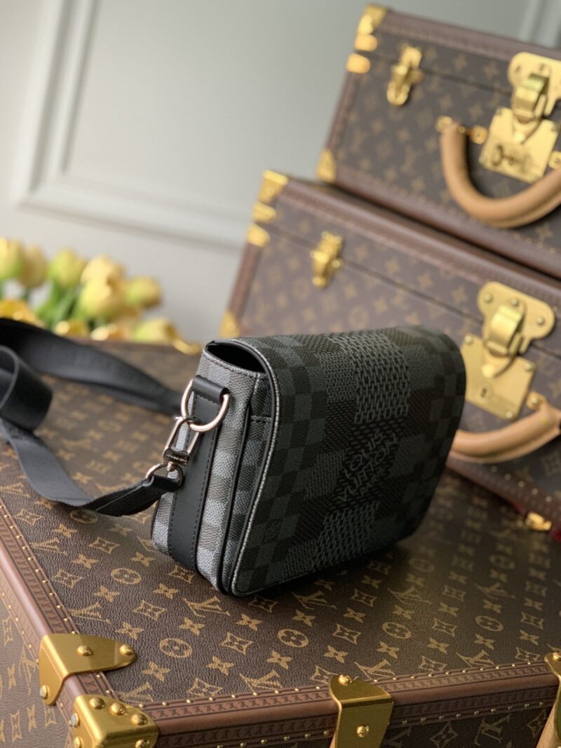 Louis Vuitton Studio Messenger Bag-23.5* 14*5 CM - Image 5