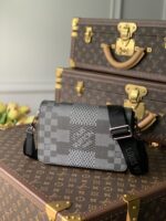 Louis Vuitton Studio Messenger Bag-23.5* 14*5 CM