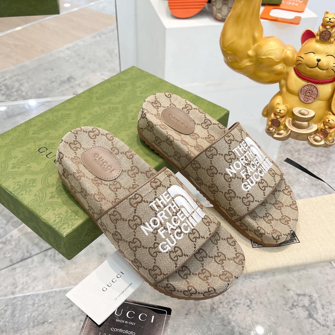 rwrwerwerwe_9_.jpg Gucci &The North Face Slides - Image 1