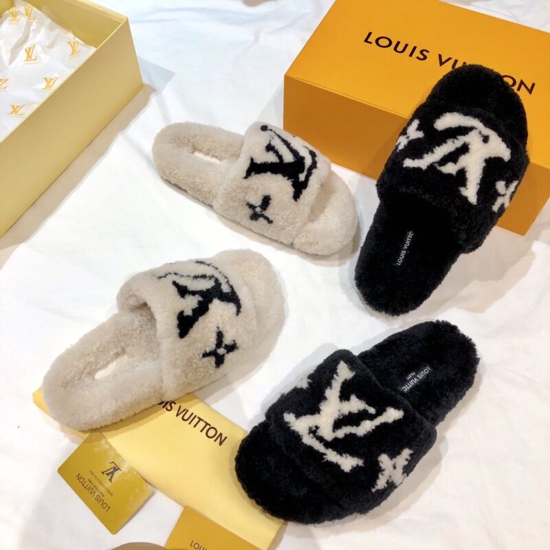 Louis Vuitton Wool Slippers - Image 5