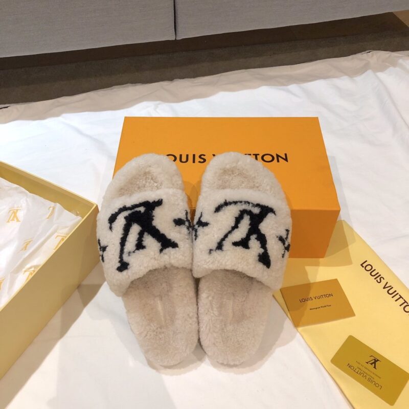 Louis Vuitton Wool Slippers - Image 6