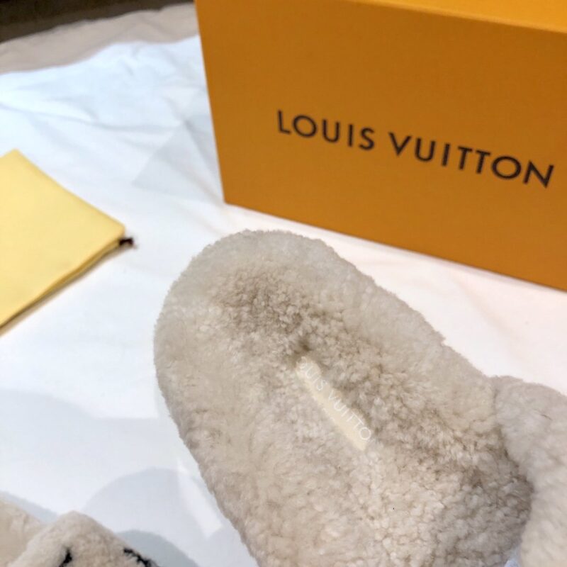 Louis Vuitton Wool Slippers - Image 8