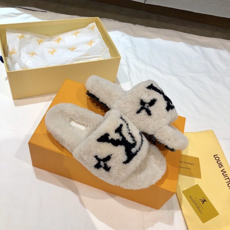 Louis Vuitton Wool Slippers - Image 9