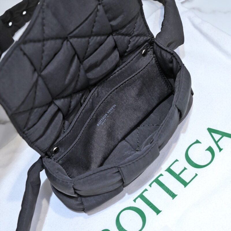 Bottega Veneta Cassette Bag-10x19x5CM - Image 3