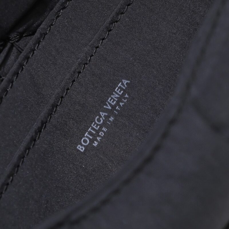 Bottega Veneta Cassette Bag-10x19x5CM - Image 4