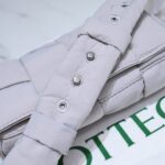 Bottega Veneta Cassette Bag-10x19x5CM - Image 4