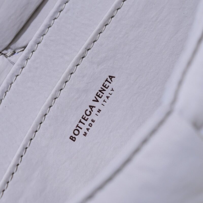 Bottega Veneta Cassette Bag-10x19x5CM - Image 6