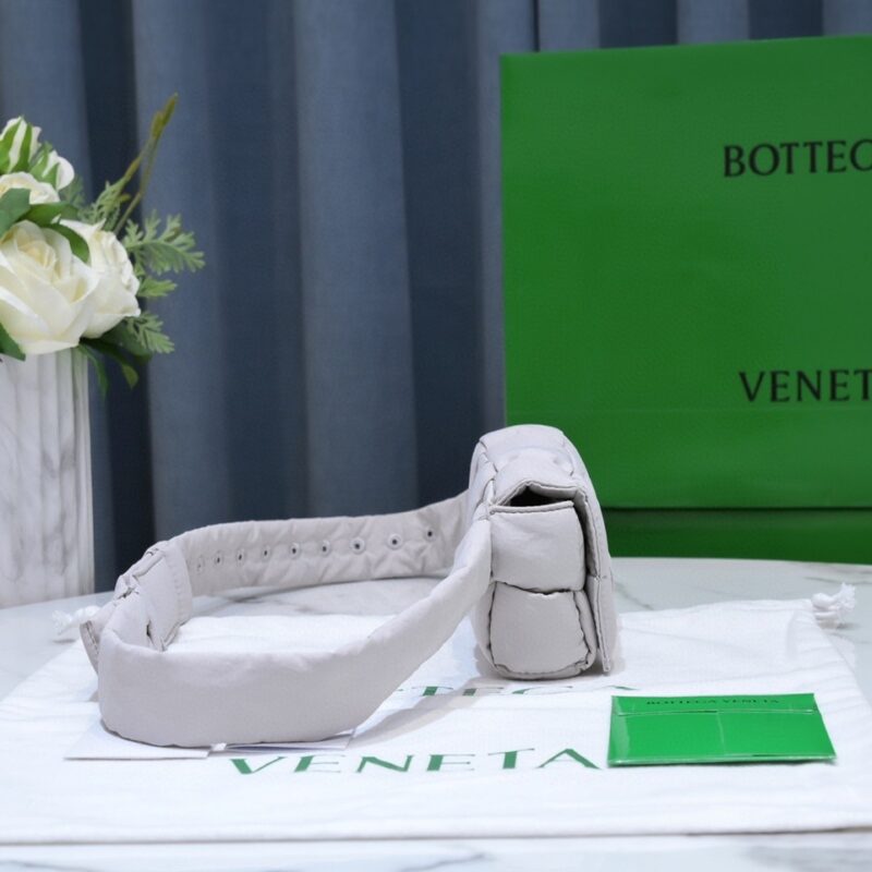 Bottega Veneta Cassette Bag-10x19x5CM - Image 8