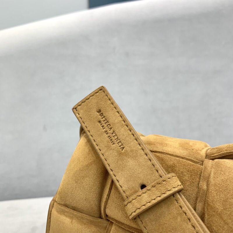 Bottega Veneta Padded Cassette Bag-26*18*8CM - Image 5