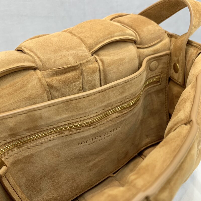 Bottega Veneta Padded Cassette Bag-26*18*8CM - Image 7