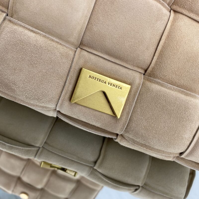 Bottega Veneta Padded Cassette Bag-26*18*8CM - Image 9