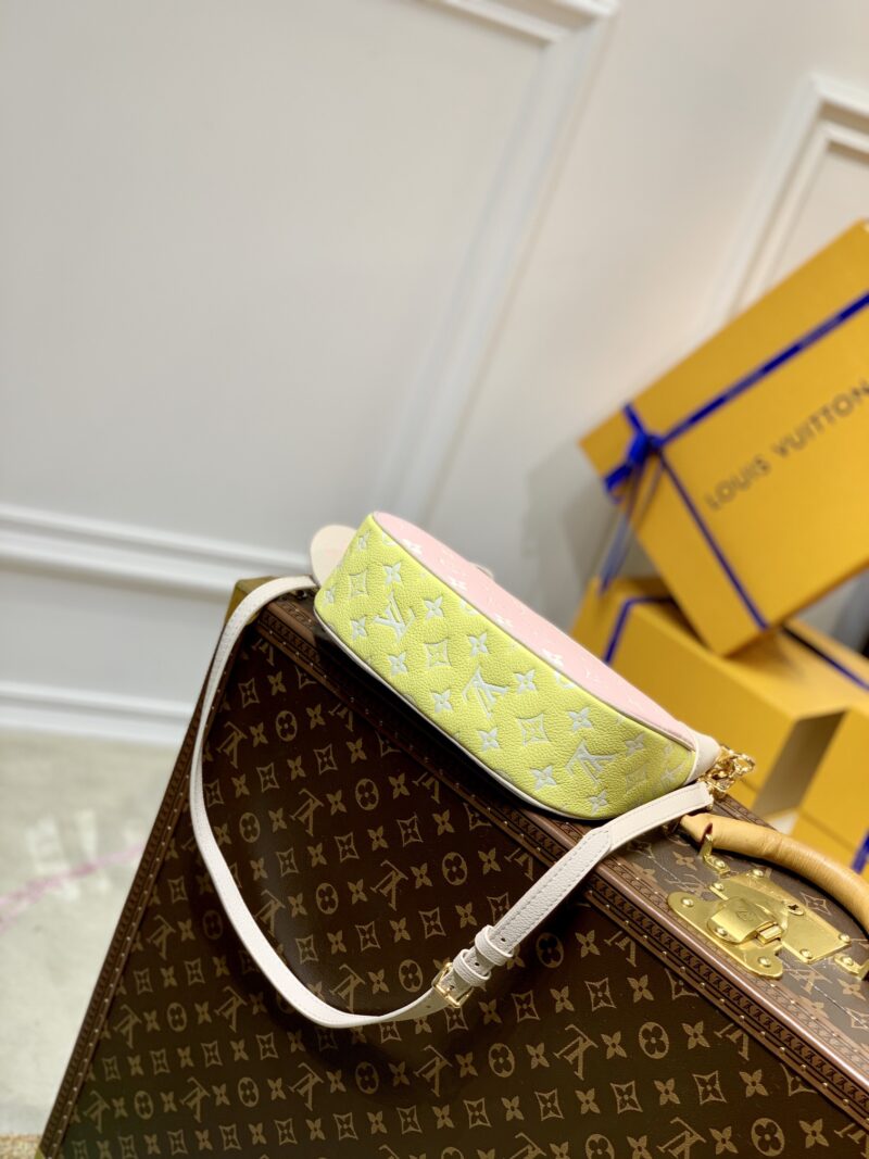 Louis Vuitton Bagatelle Handbags-M46112-22*14*9CM - Image 3