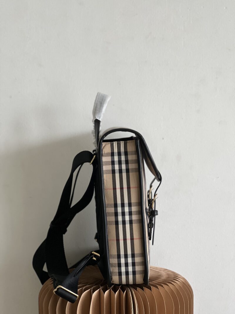 Burberry ECconyl Vintage Backpack-26*9*30CM - Image 5
