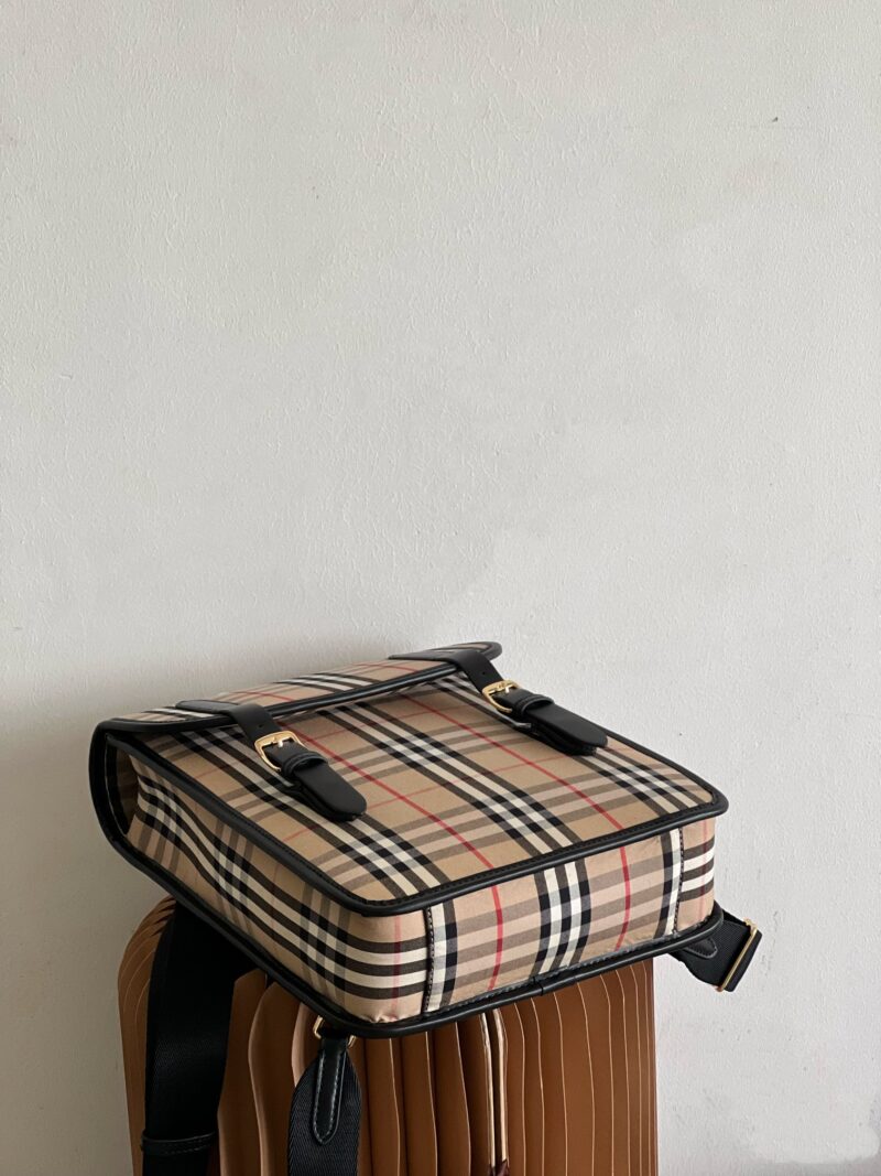 Burberry ECconyl Vintage Backpack-26*9*30CM - Image 6