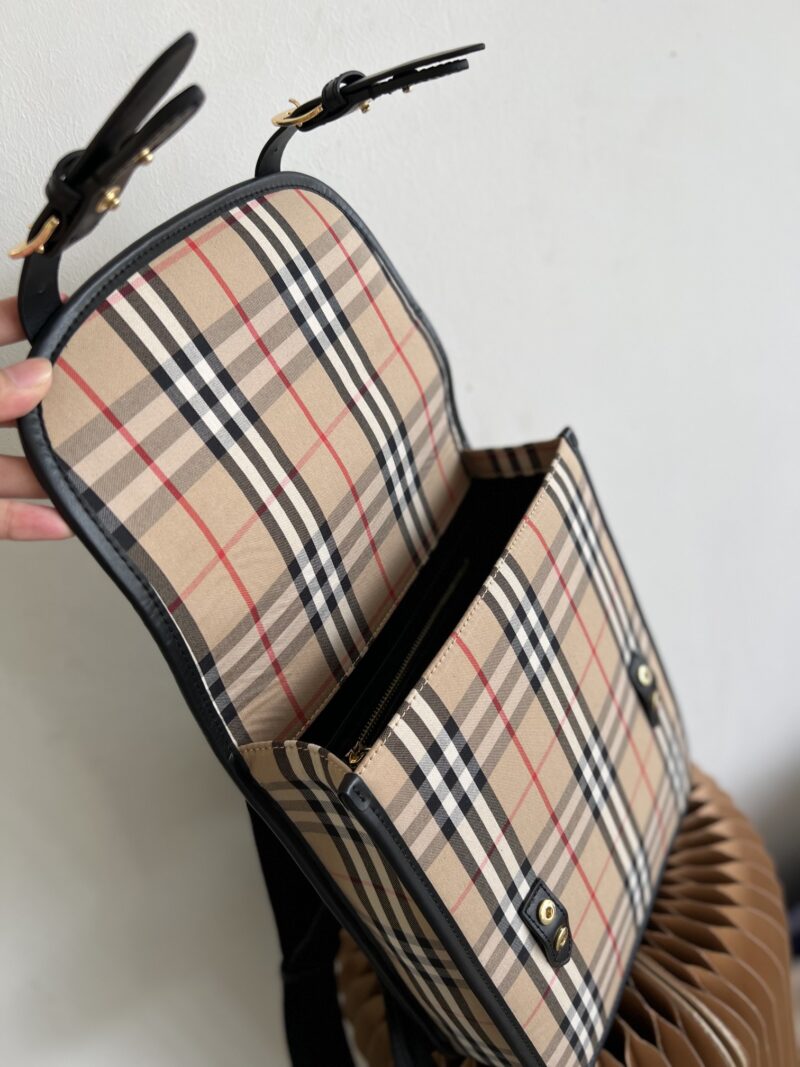 Burberry ECconyl Vintage Backpack-26*9*30CM - Image 9