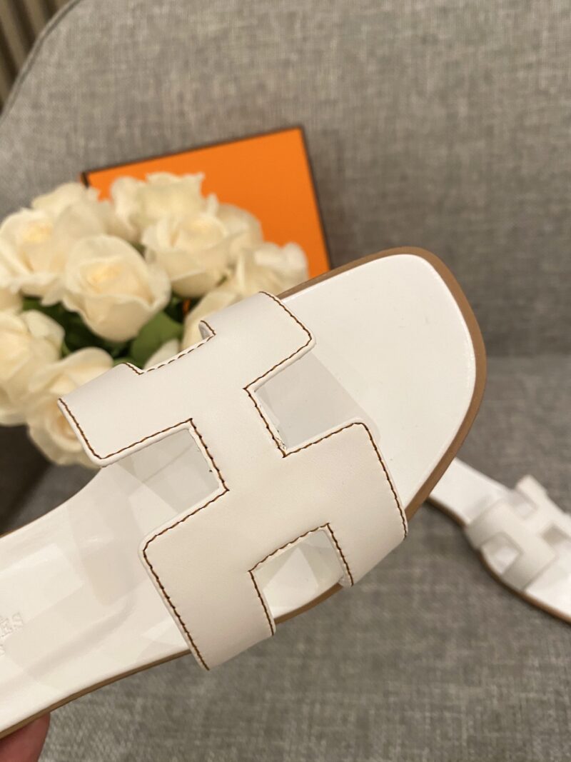 Hermes Slippers In Smooth Leather - Image 3