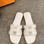 Hermes Slippers In Smooth Leather