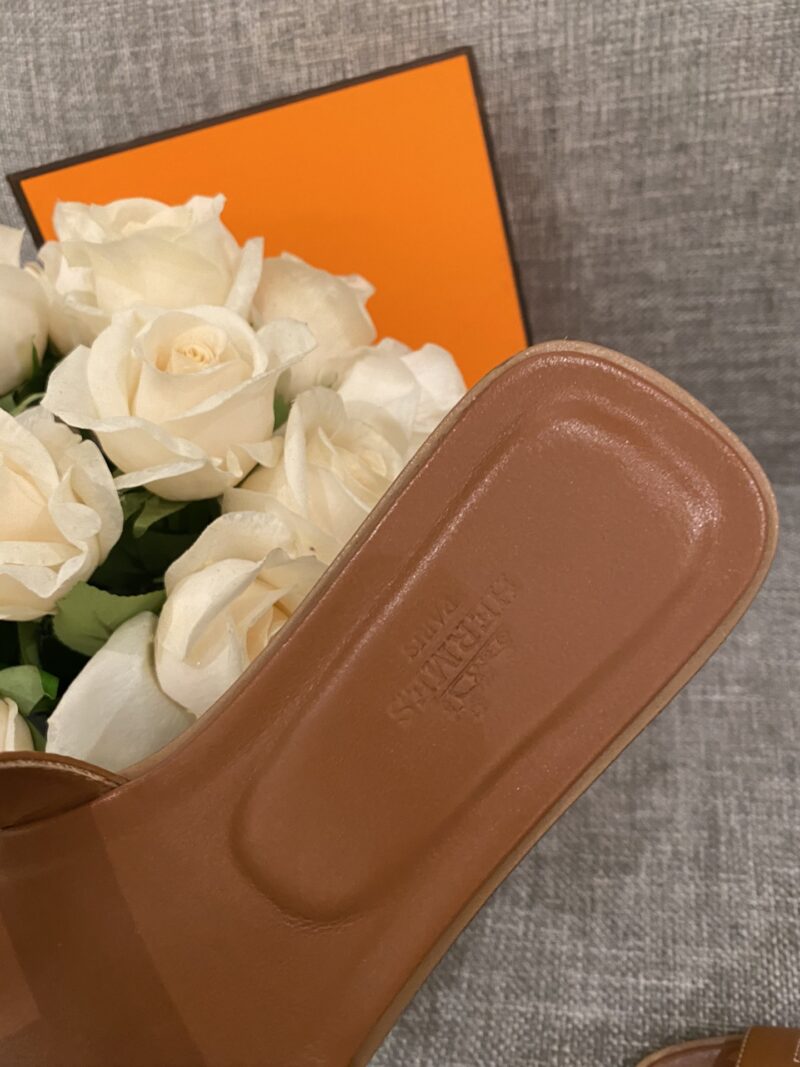 Hermes Slippers In Smooth Leather - Image 4