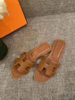 Hermes Slippers In Smooth Leather - Image 5