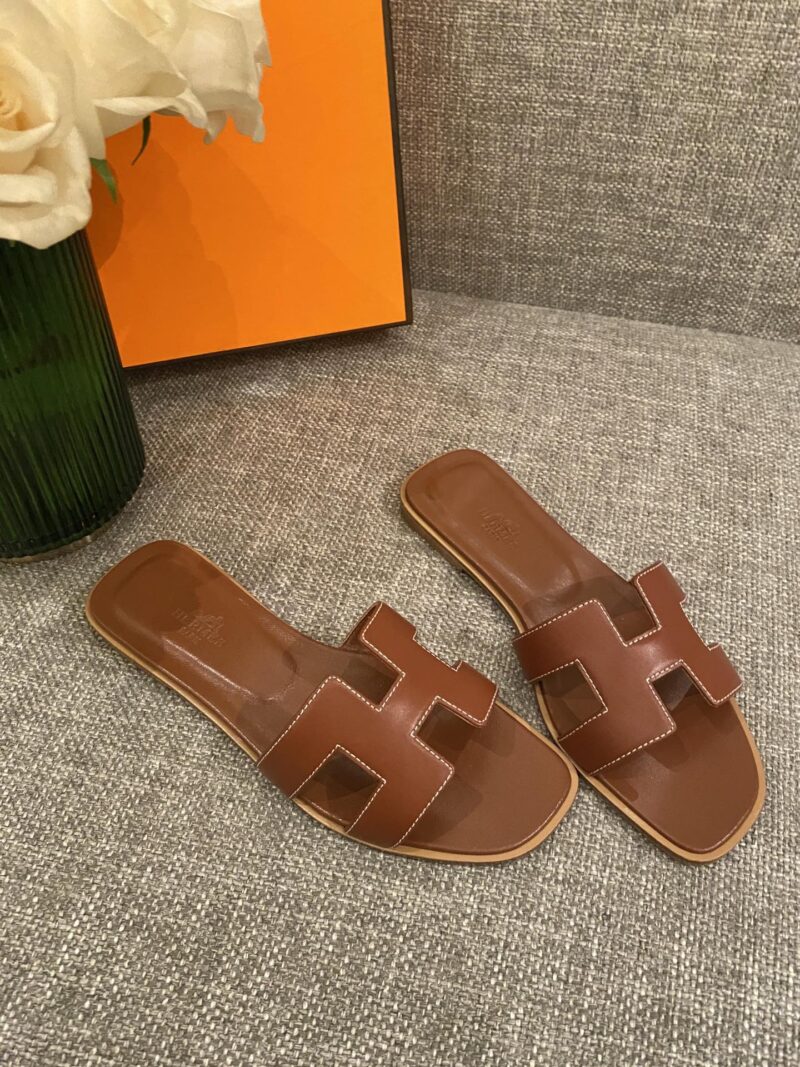 Hermes Slippers In Smooth Leather - Image 7