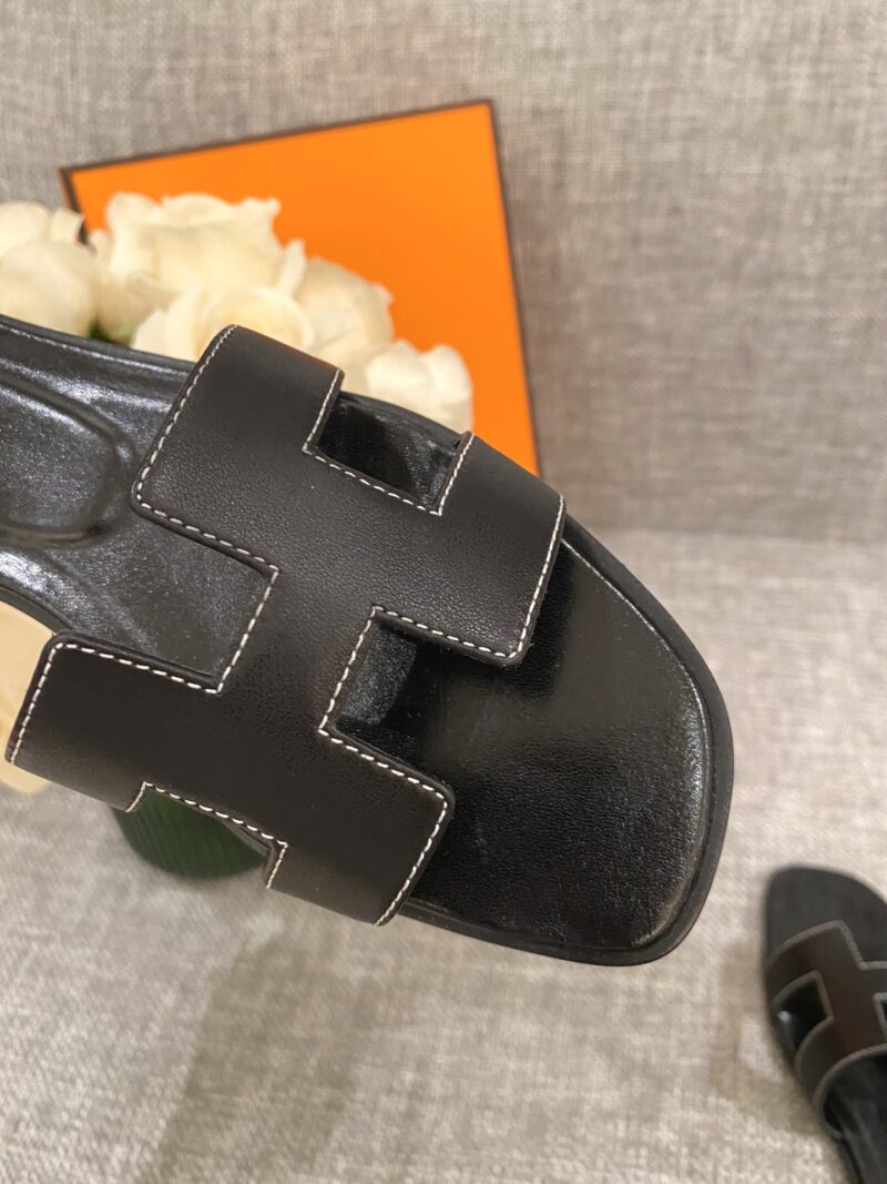 Hermes Slippers In Smooth Leather - Image 4