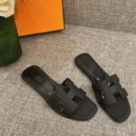 Hermes Slippers In Caviar Leather