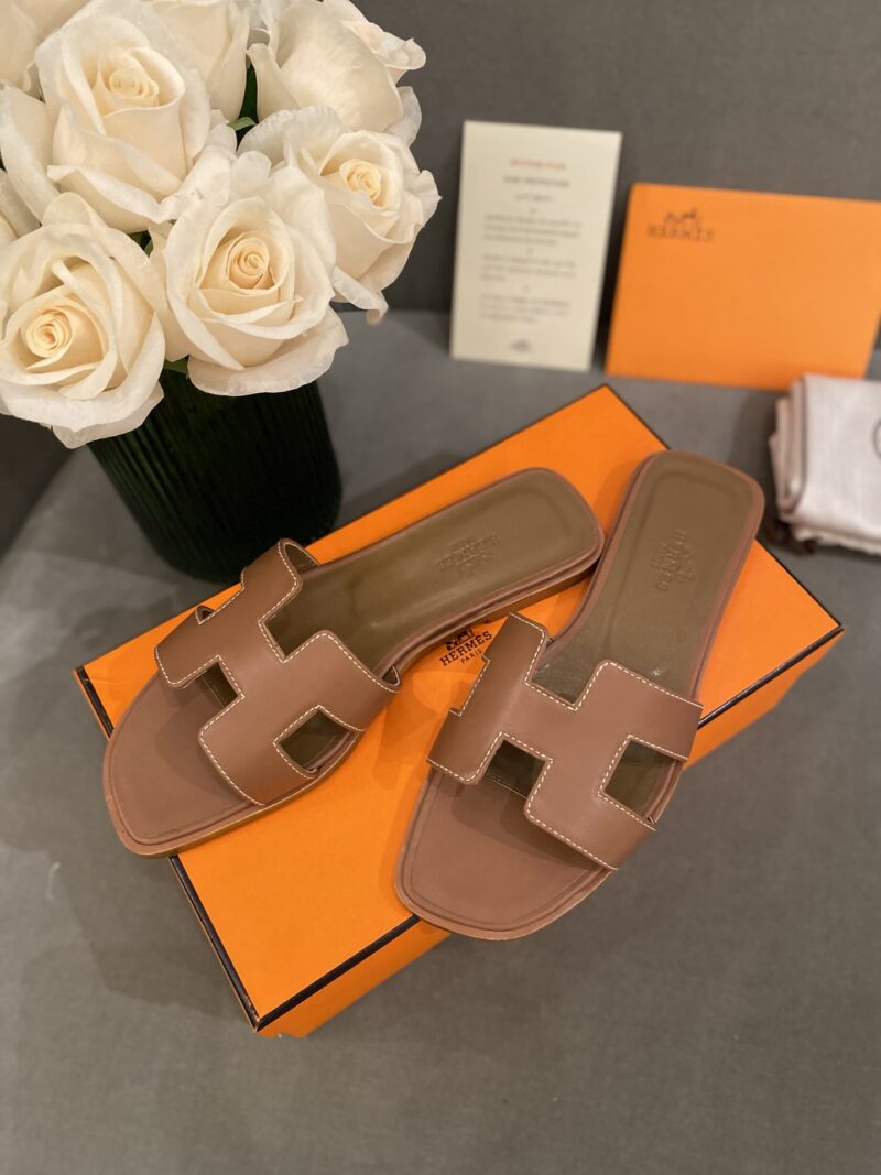 Hermes Slippers In Smooth Leather - Image 3